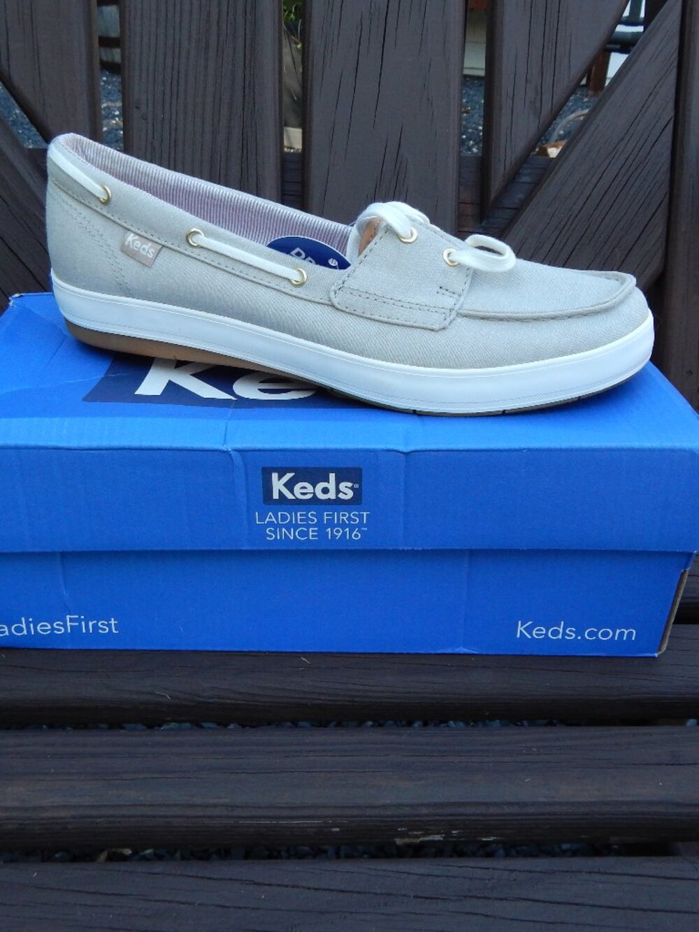 Women’s Keds Boat Shoes in Size 9